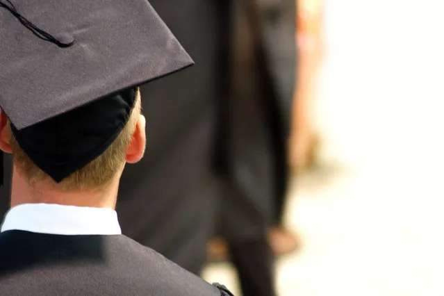 graduation-1316905-639x426.jpg