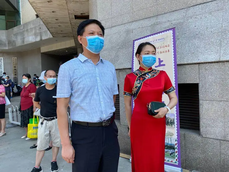 李忠夫妇.jpeg