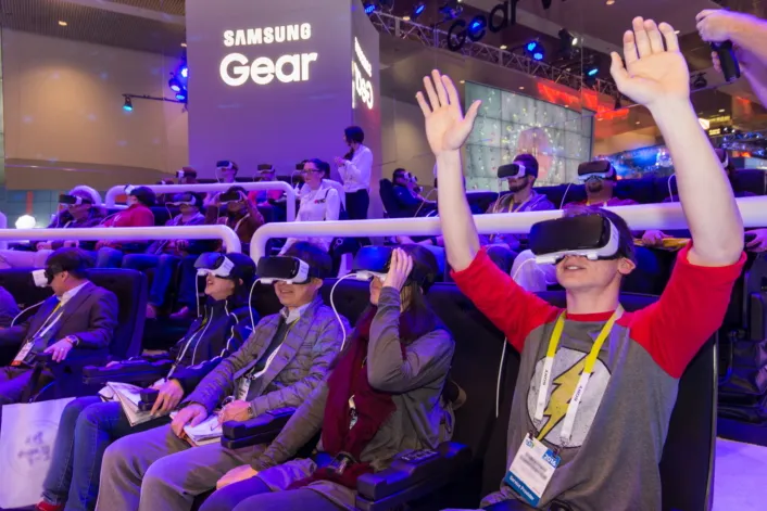 Samsung-Galaxy-Studio_Gear-VR-Theater-with-4d_4.jpg