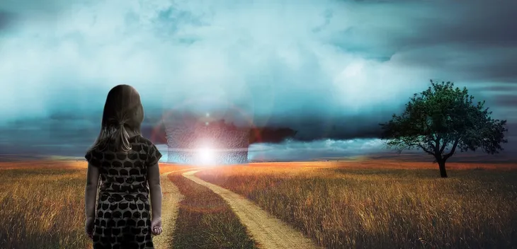 atomic-bomb-966008_1920 (1).jpg