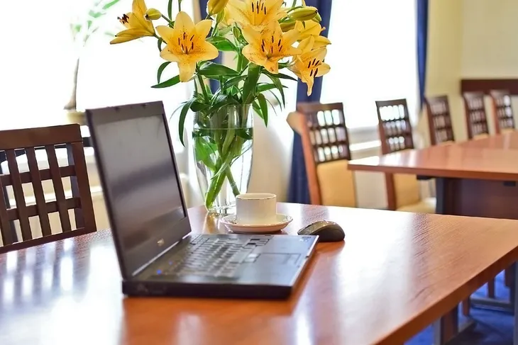 conference-room-1301697_960_720.jpg