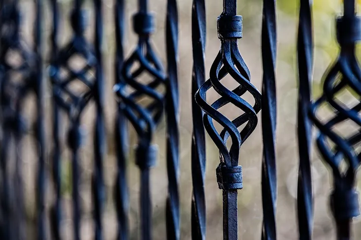 fence-450670_960_720.jpg