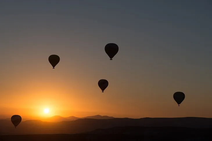 hot-air-ballooning-436442_960_720.jpg