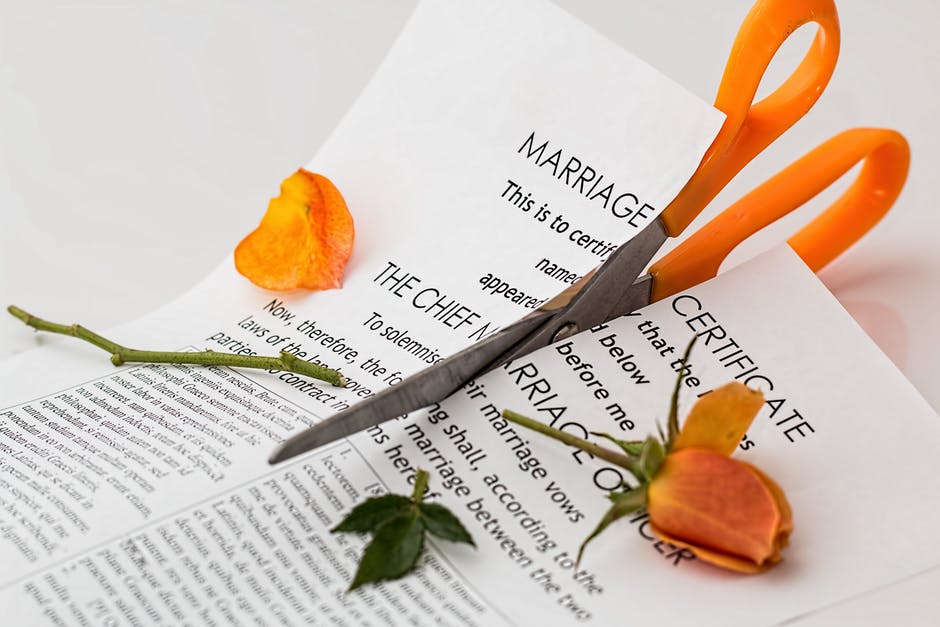 divorce-separation-marriage-breakup-split-39483.jpeg