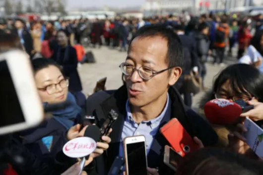 全国政协委员、新东方教育集团董事长俞敏洪。中国青年网 杨月摄.png