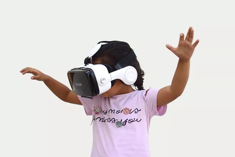 VR拥抱教育4.jpg
