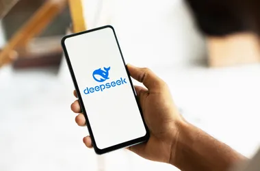 对话Deepseek：中国为什么要大力发展低空经济？普通人在这一波浪潮中赚钱的具体路径目前有哪些？